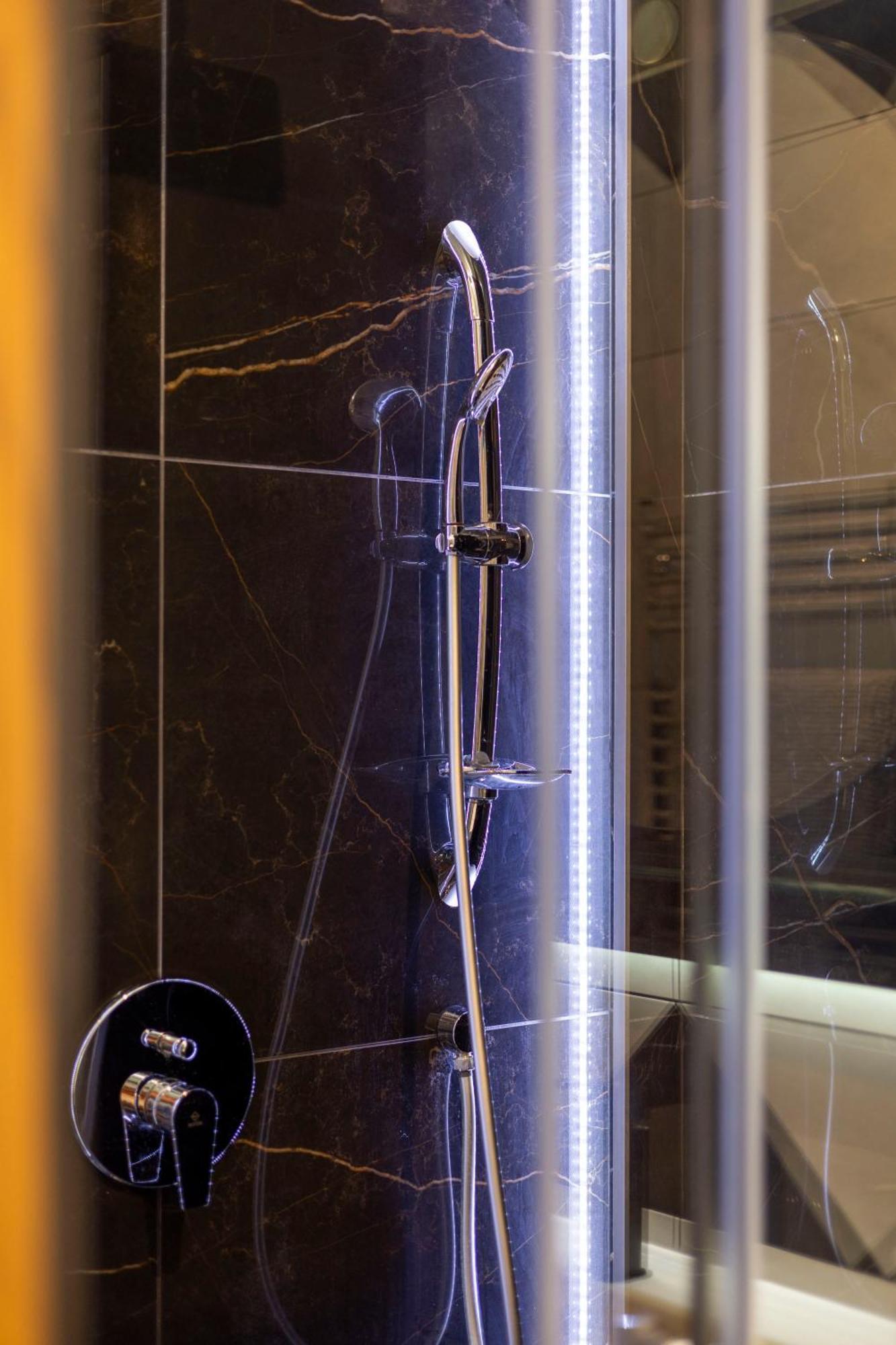 Luxury Royal Central Apartment By Prestige Homes Budapest Eksteriør billede