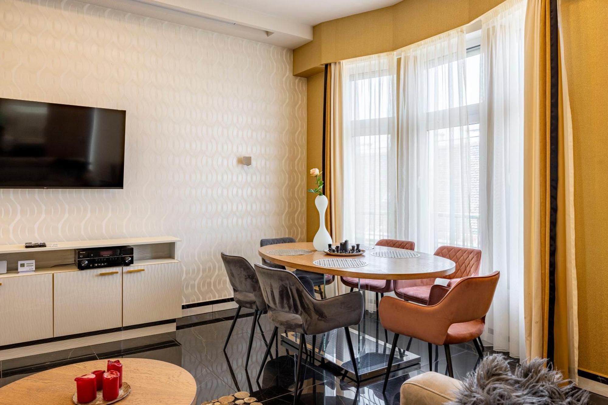 Luxury Royal Central Apartment By Prestige Homes Budapest Eksteriør billede